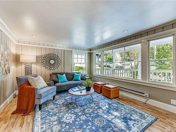 3rd image of 22295 Seavista Dr NE