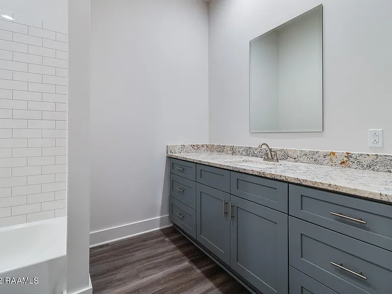 711 E Main St #600 — Photo 13