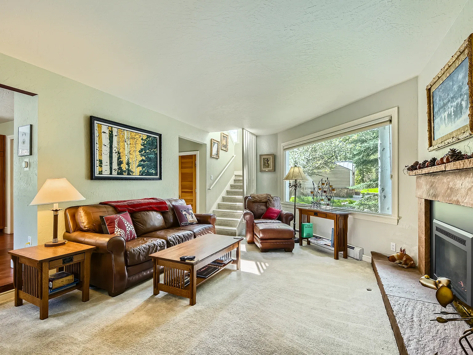 4 bed, 2317 sqft, $9,500 — Photo 2