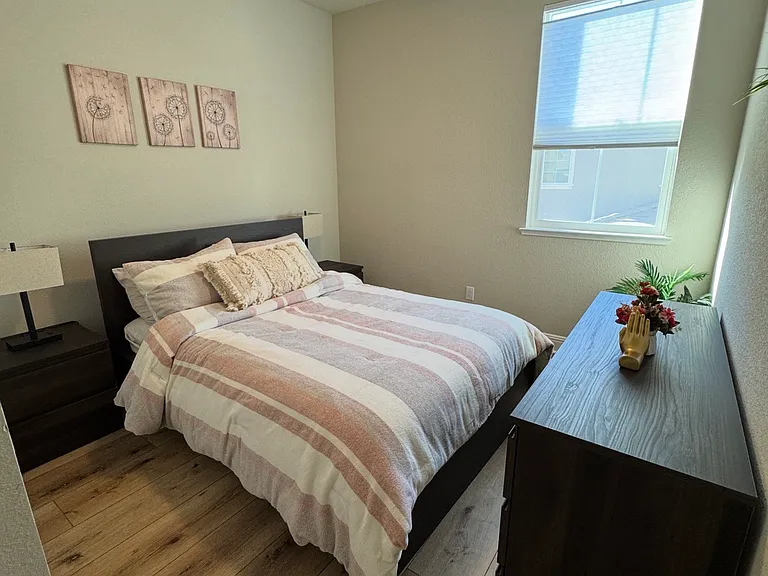 114 Huddlestone Cir — Photo 16