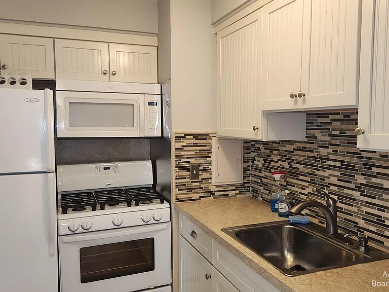 1217 Island Dr #204 — Photo 2