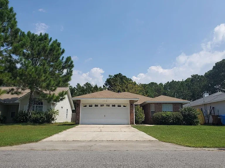 1516 Oakhill Rd — Photo 3