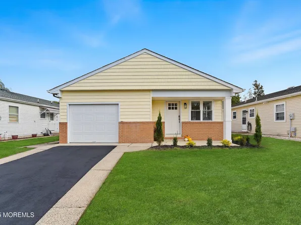 18 Banning Court, Toms River, NJ 08757