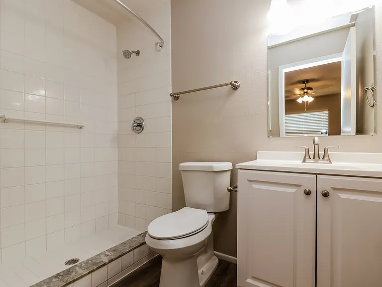 4910 Hi Vista Cir — Photo 11