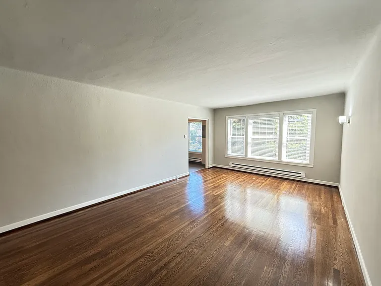 421 Summit Ave E #202 — Photo 19