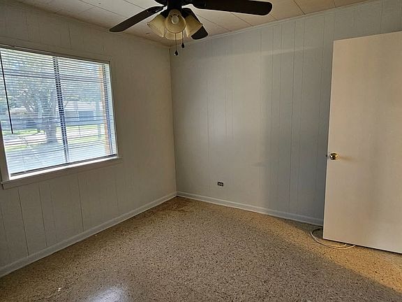2nd image of 1602 Zez St
