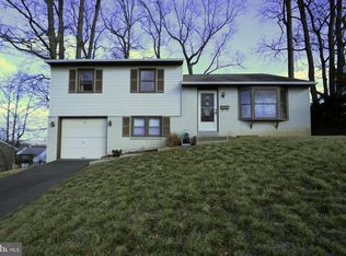 19 Everett Ave, Willow Grove, PA