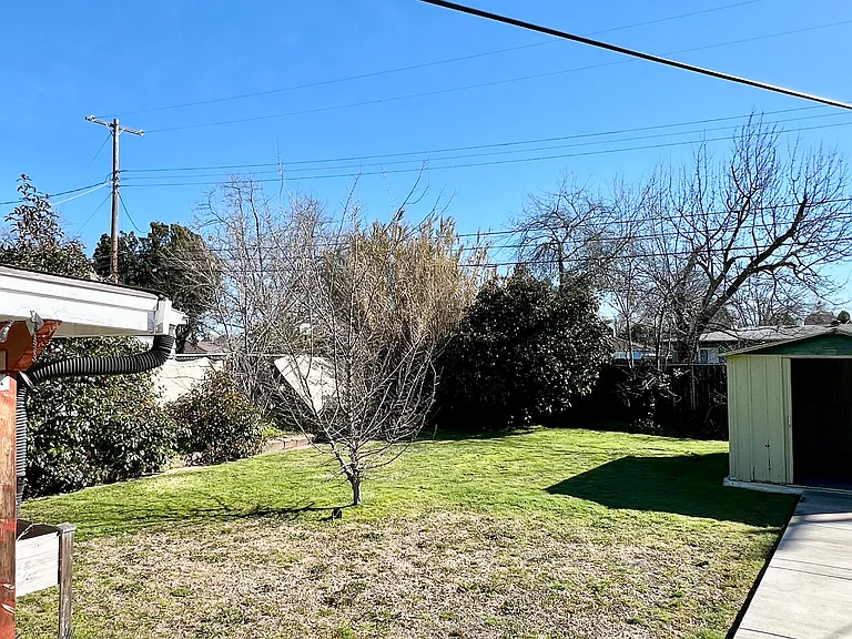 2436 Parkwood Dr — Photo 16