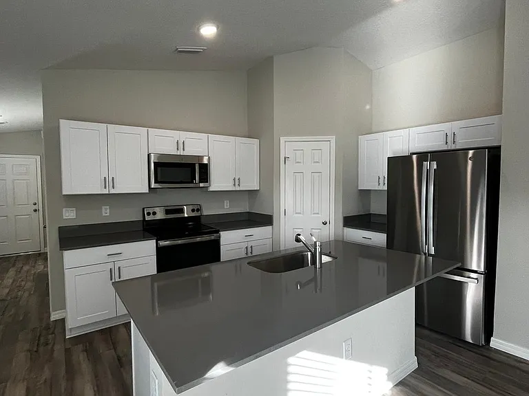 4904 Mainsail St — Photo 16