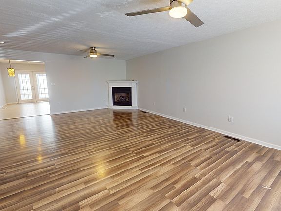 2nd image of 111 Campbell St
