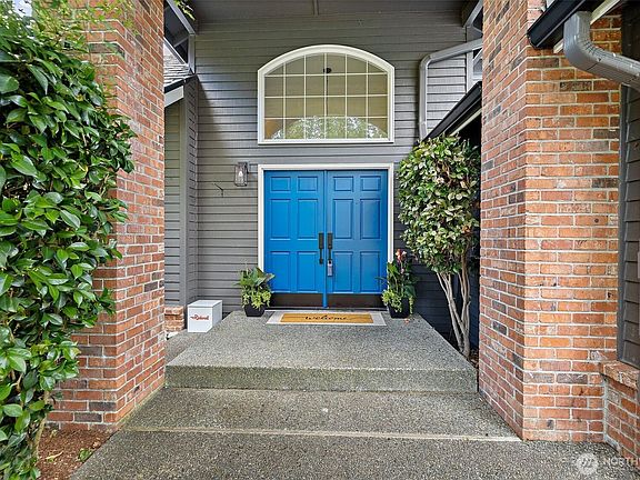 4th image of 1051 Laforest Drive SE