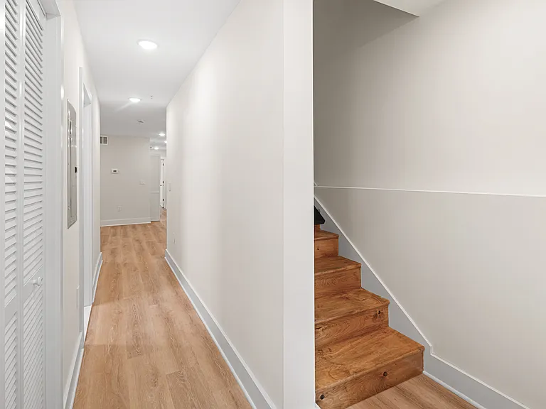 5217 1/2 Warren St #1 — Photo 7