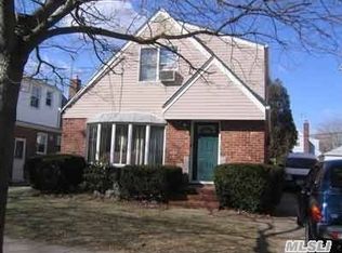 8818 Ransom St, Queens Village, NY 11427