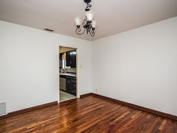 5th image of 1005 Gardenia Ln