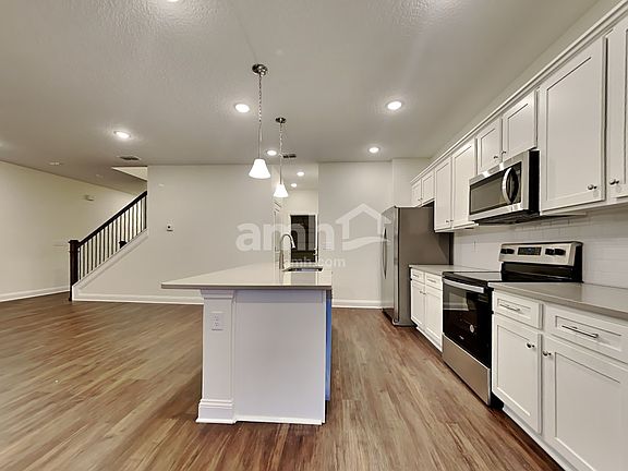 4th image of 171 Elcano Ln