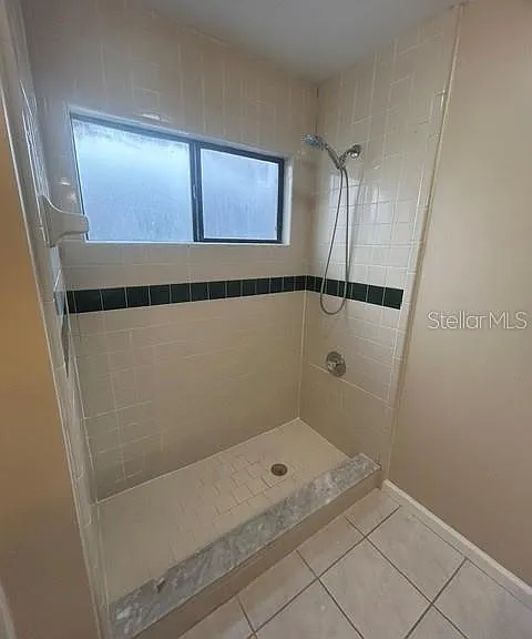 563 Holbrook Cir — Photo 17