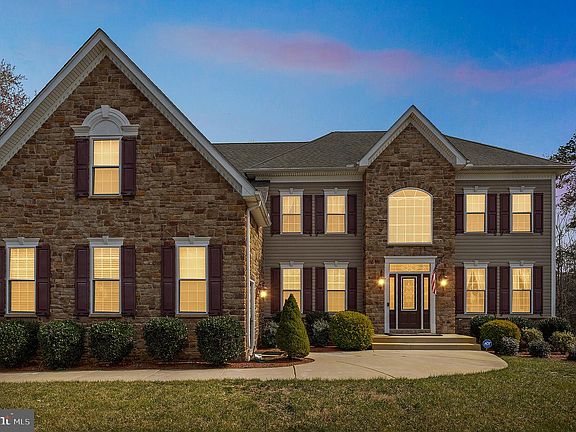 2nd image of 22998 Thornbury Dr