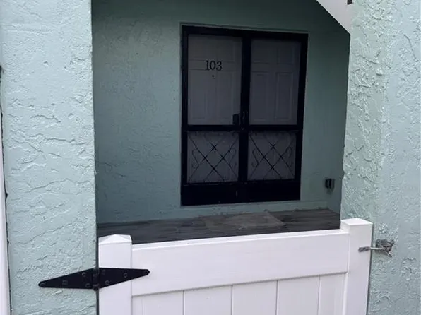 1 Windrush Blvd APT 103, Indian Rocks Beach, FL 33785