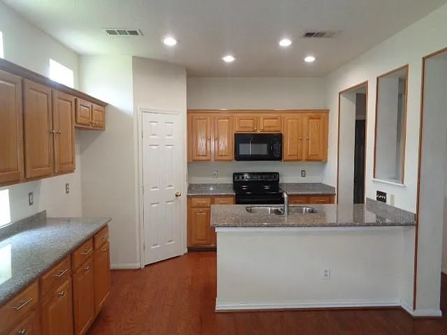 10326 Thornmont Ln — Photo 14