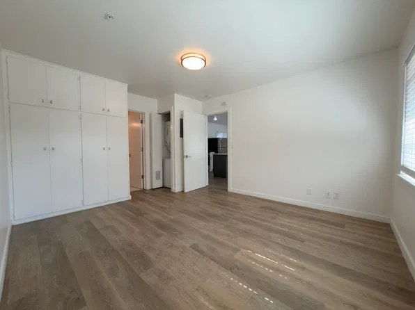 16 W Mission St #11, Santa Barbara, CA 93101