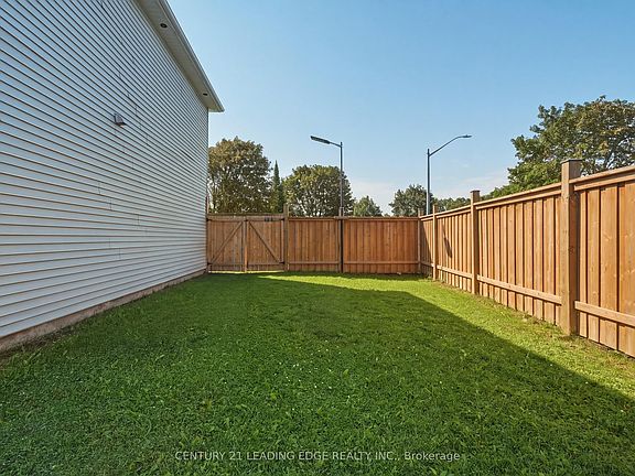 5th image of 1100 Maclean St