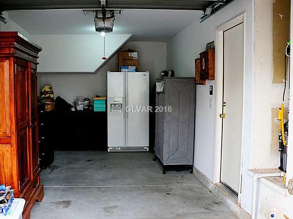 2nd image of 646 Quaint Acres Ave