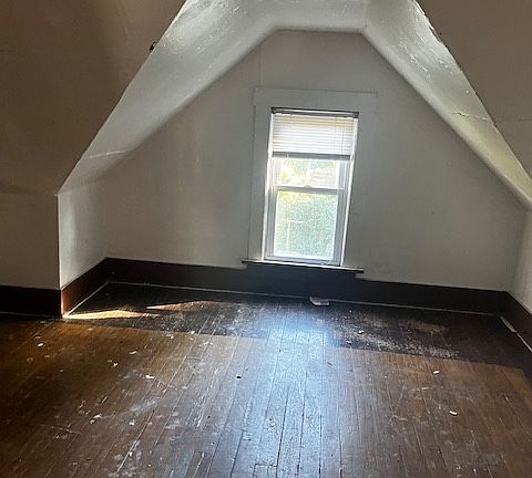 4th image of 113 Maryland St