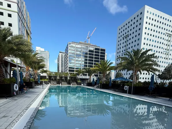 200 NW 13th St, Miami, FL