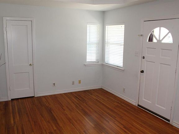 4th image of 4613 Trail Lake Dr