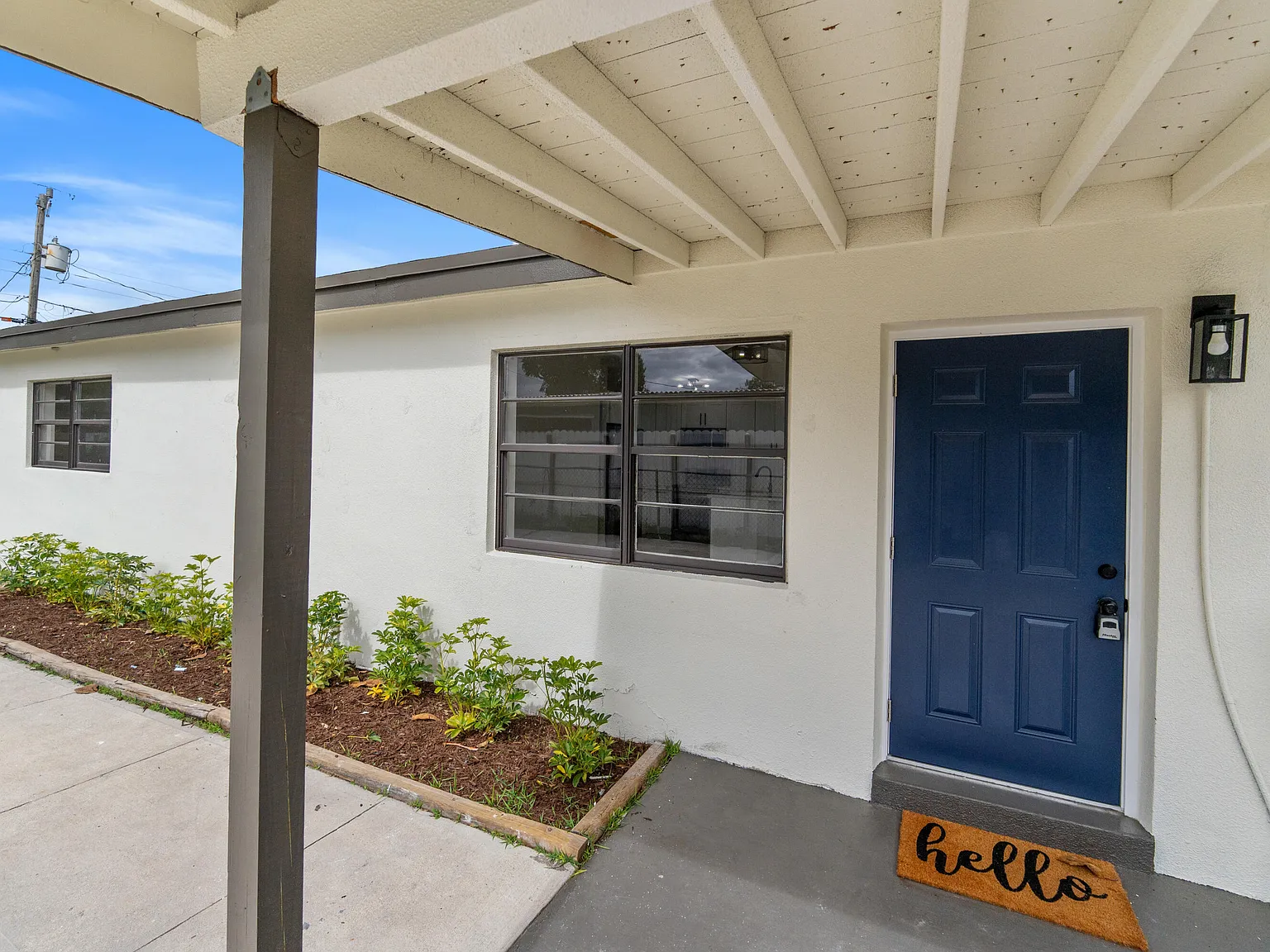 3 bed, 2.0 bath, 1086 sqft, $2,750 — Photo 3