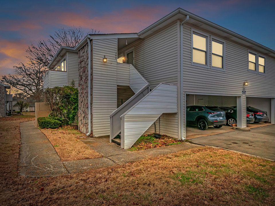 1st image of 810 Bellevue Rd APT 242