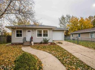 810 Wright St, Bloomington, IL 61701