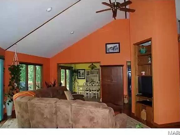 5th image of 18973 Dixon Rd