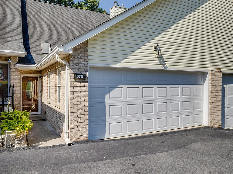 3711 Apple Grove Cir — Photo 2