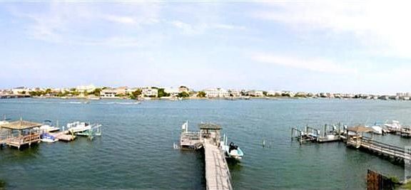 3rd image of 608 Channel Dr N