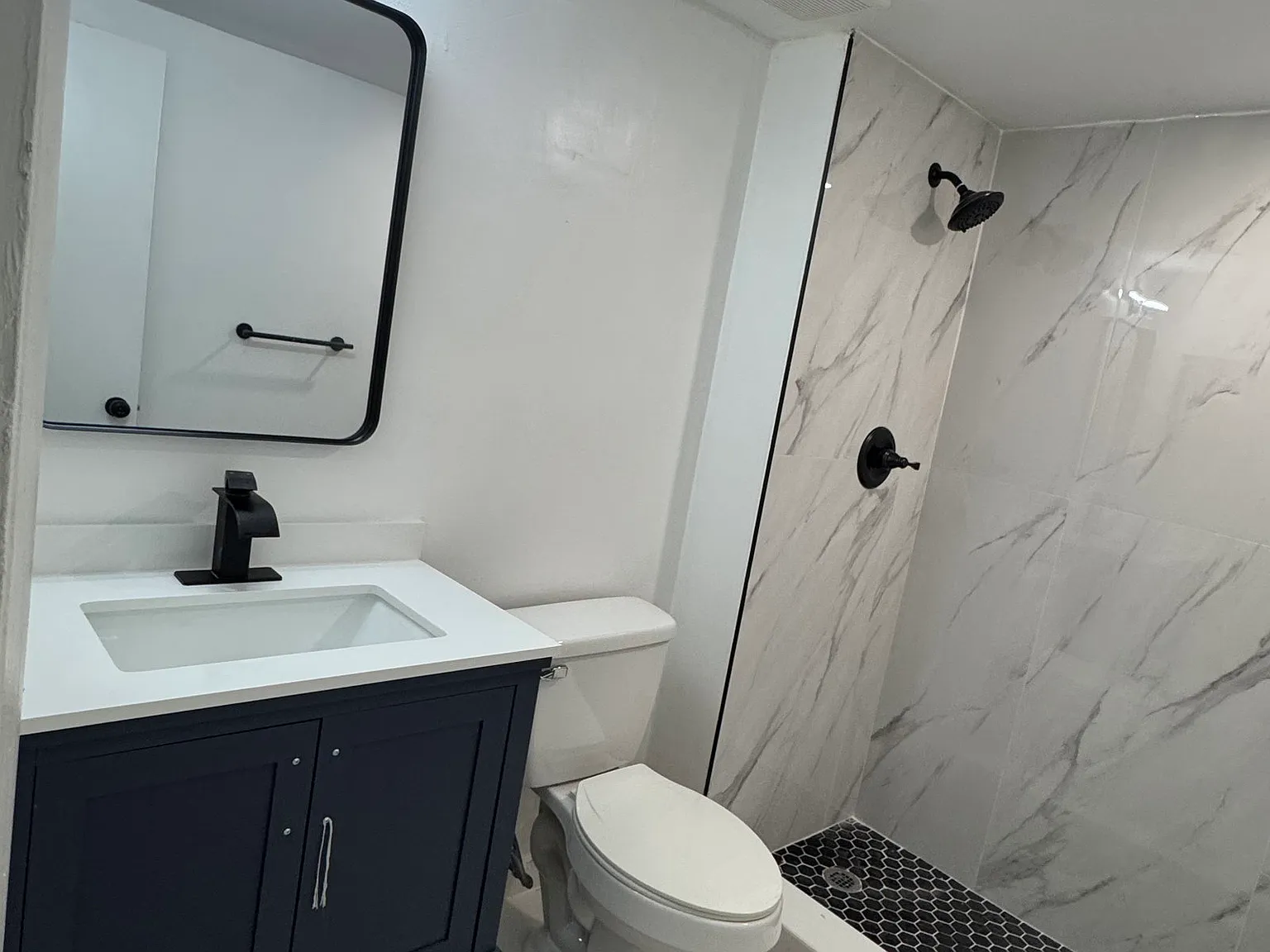 2 bed, 2.0 bath, 949 sqft, $2,100 — Photo 3