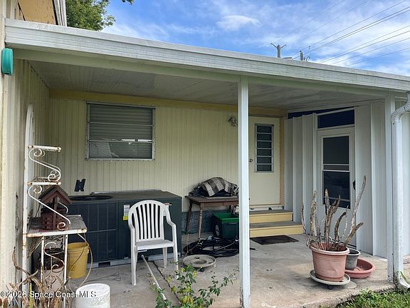 4th image of 1924 Sunny Palm Dr