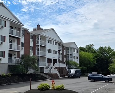 490 River Rd APT 31, Manchester, NH, 03104