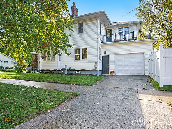 3rd image of 1101 Benjamin Ave SE