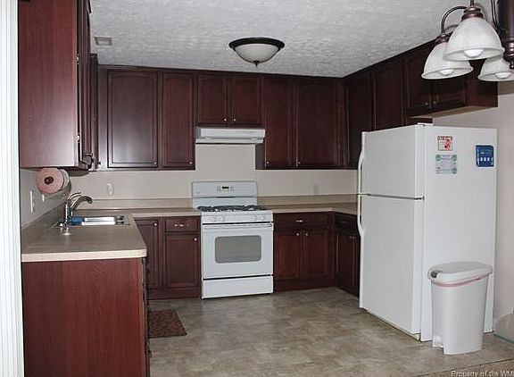 3rd image of 3333 Lancaster Ln