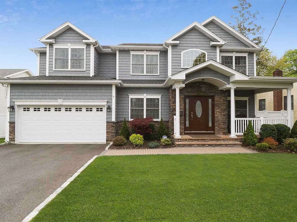 1st image of 7 Midwood Dr