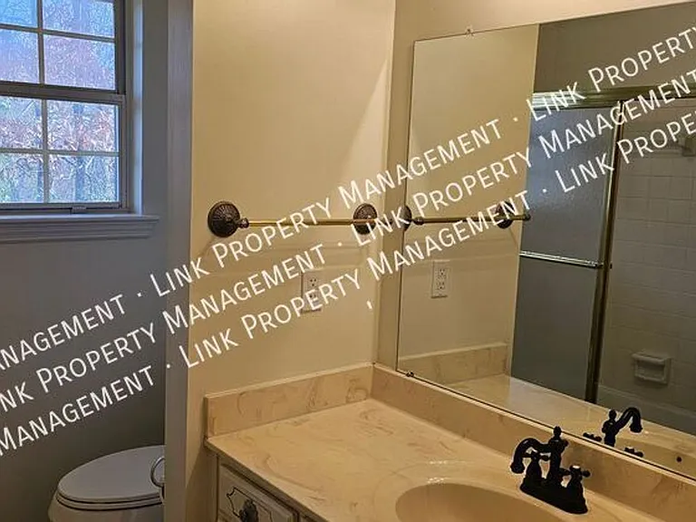 9328 Berkshire Cir — Photo 26