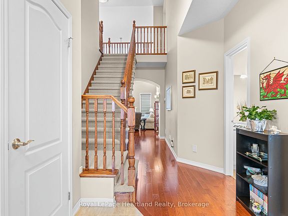 5th image of 10 Macpherson Ave