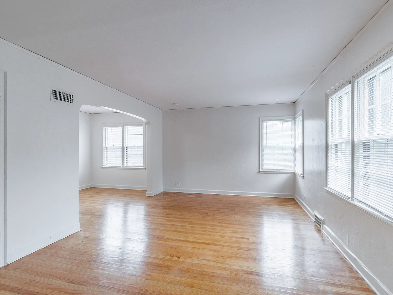 1704 Dakota Street — Photo 2