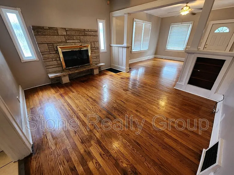 1811 S 10th St — Photo 3