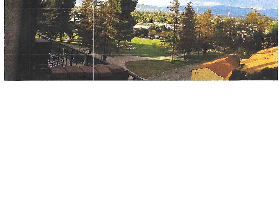 Enjoy beautiful sweeping 180 degree panoramic view from the balcony.