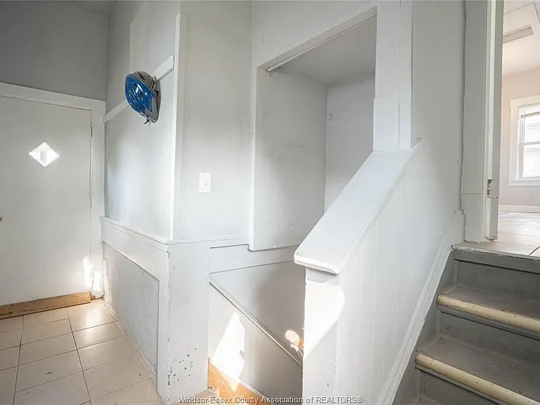 354 Curry Ave — Photo 10