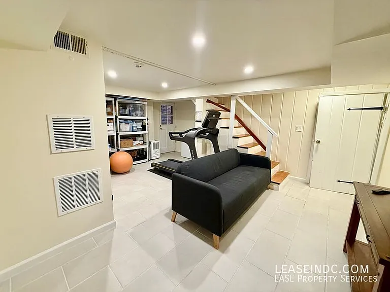 4825 Butterworth Pl NW — Photo 30