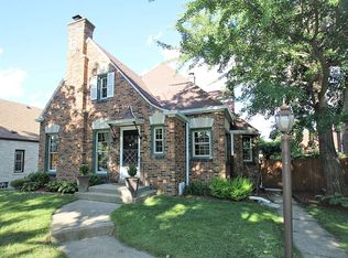 3466 S 12th St, Milwaukee, WI 53215