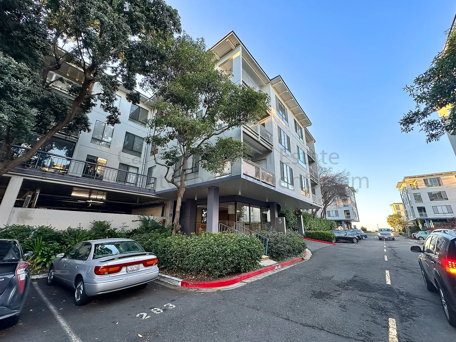 1 bed, 816 sqft, $2,670 — Photo 2